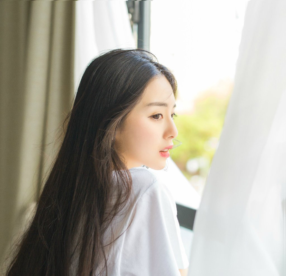 刘璝一下子面色变得惨白，如遭雷击，一直以来与自己相敬如宾、恩爱有加的妻子，竟是如此蛇蝎妇人，不但背着自己与刘璋厮混，更为了杀自己，不惜唆使刘璋杀他！
